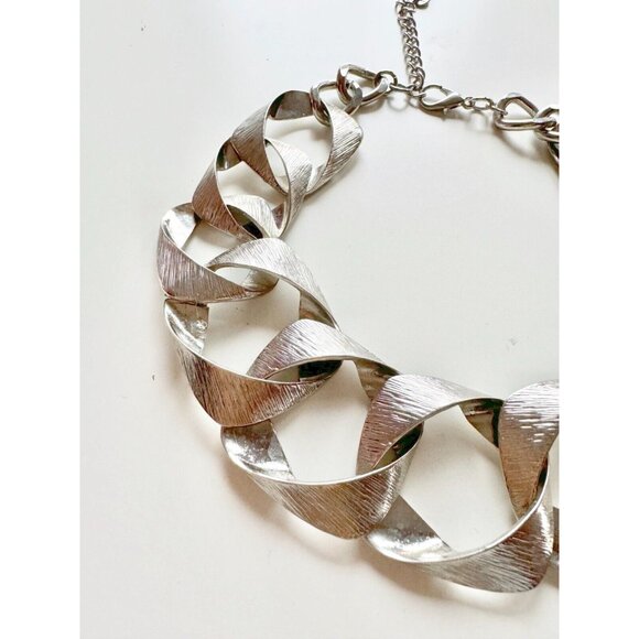 NENA Silver Tone Metal Large Textured Chain Statement Necklace - Picture 4 of 11